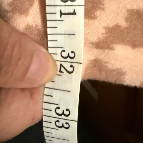 Celeste Sweater Top 2X Plus Size Pink Leopard Print Cold Shoulder Soft Knit EUC - Picture 6 of 6